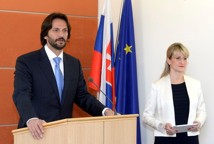 Minister Robert Kaliňák s poradkyňou pre VO Tatianou Behrovou